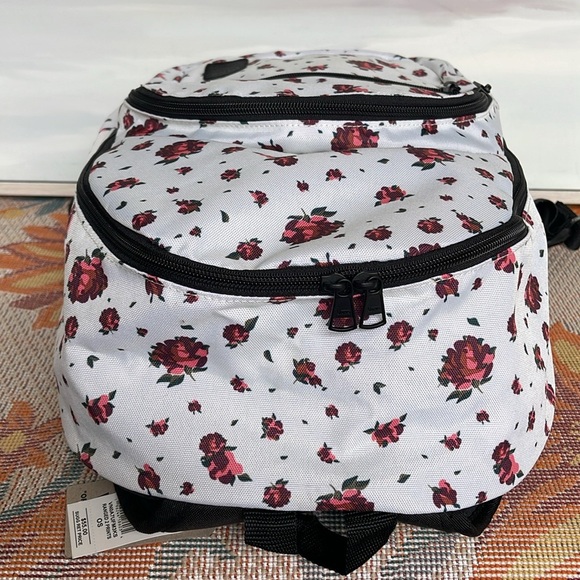 VANS Ranger 2 Prints Roses White Women's Backpack VN0A7UFM3KS
NWT - Picture 14 of 16